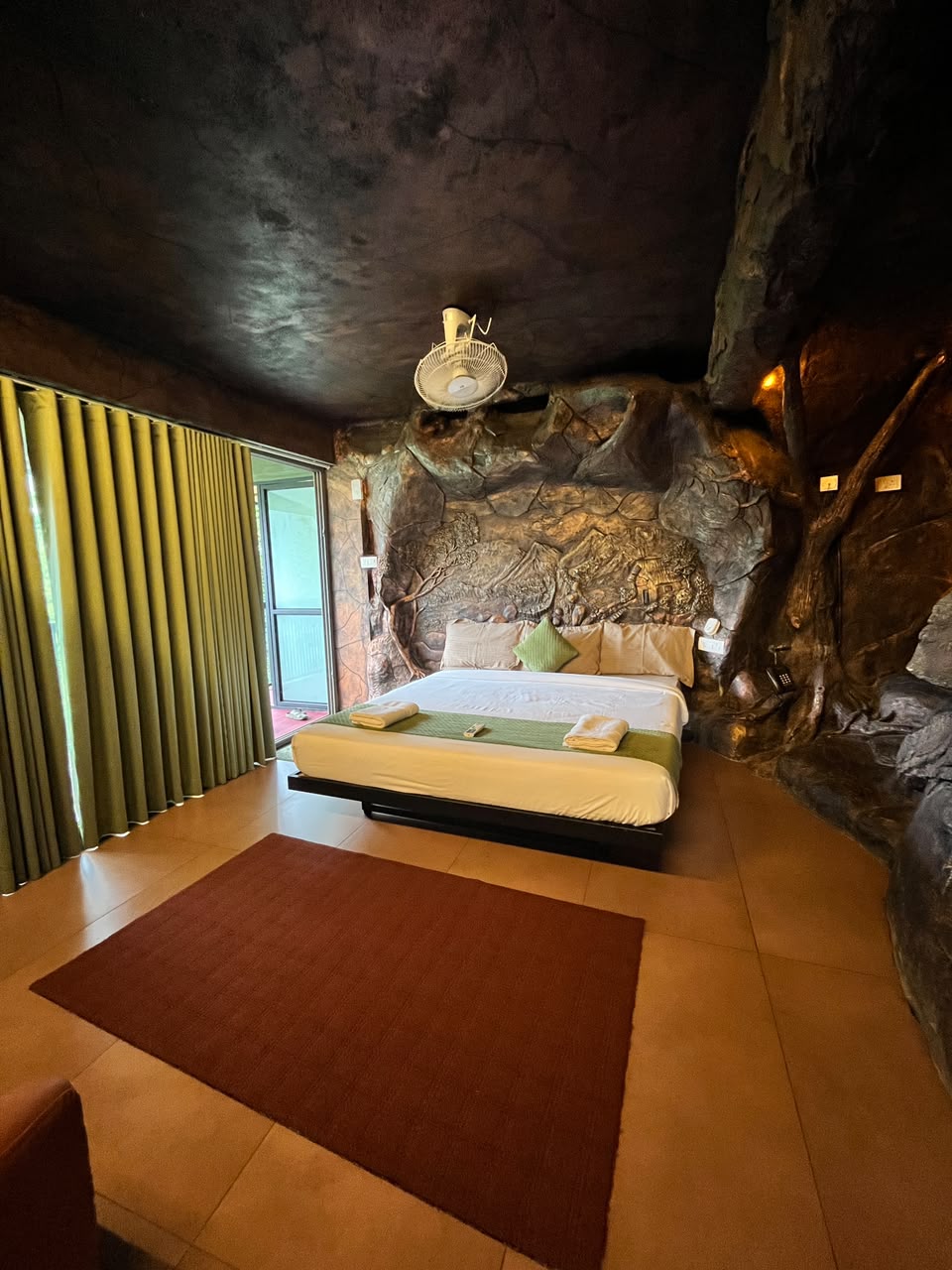 Couple Stone Room